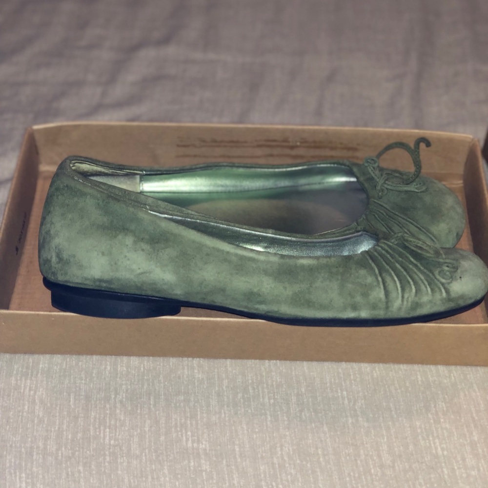 Me Too ‘Sharpen’ flats